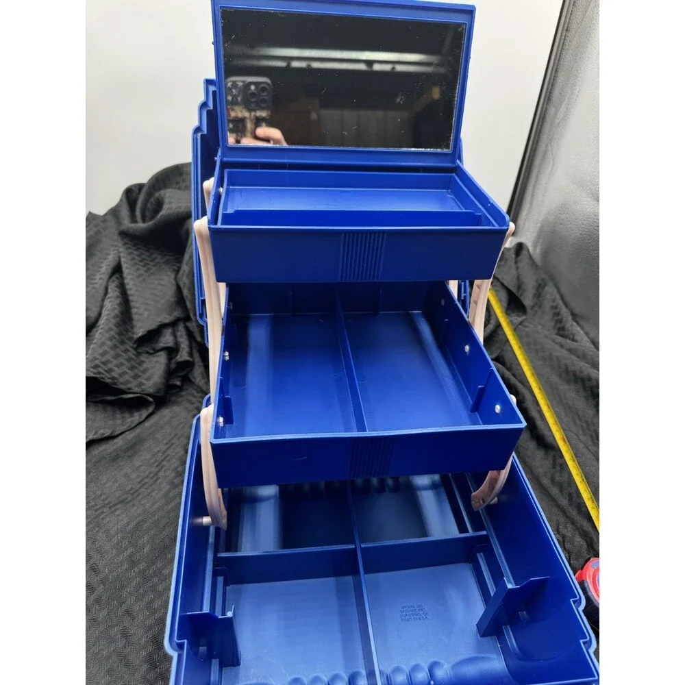 1990’s Sassaby Electric Blue Make-up Case. 103-07 Model!